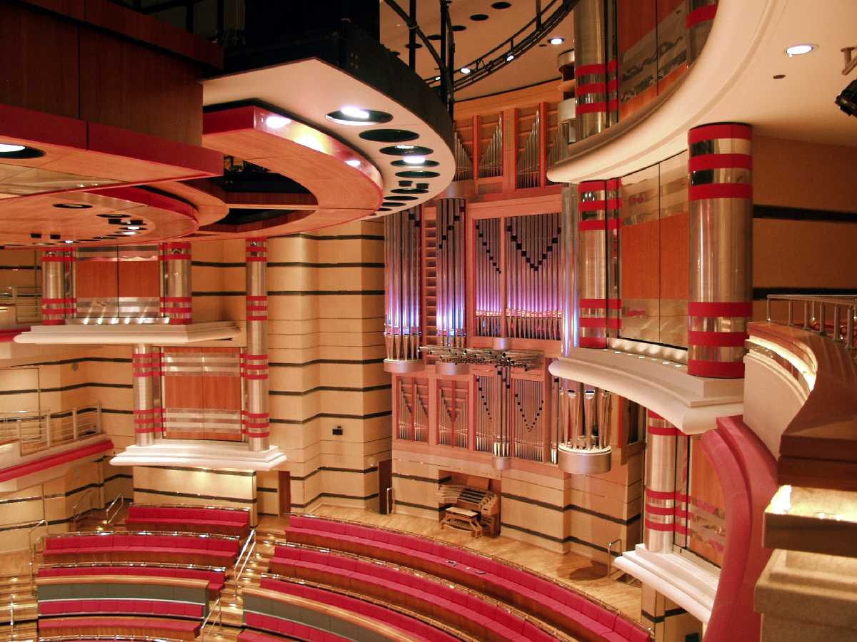 The Birmingham Symphony Hall Organ - absolutely magical!